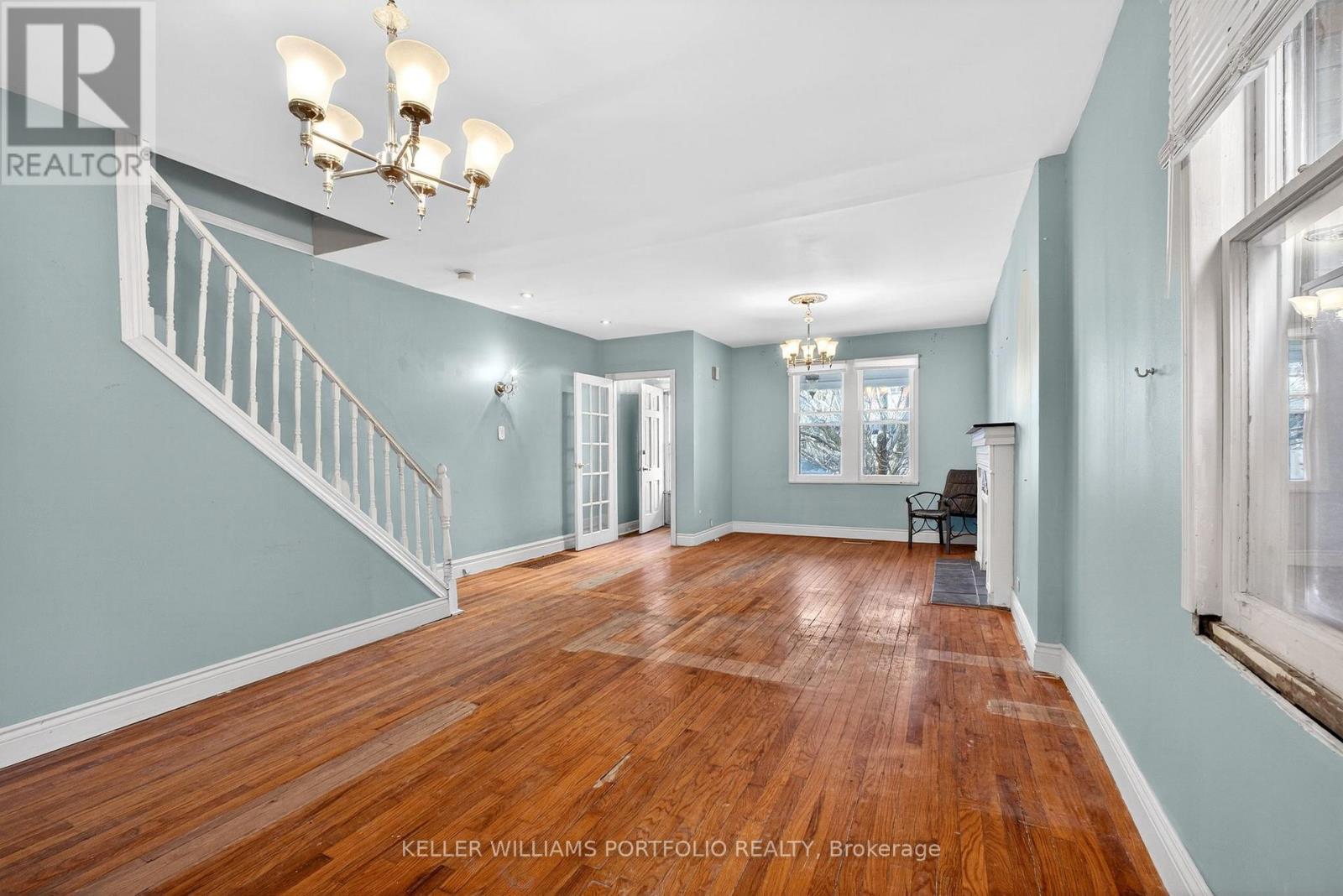 31 Mcroberts Avenue, Toronto, Ontario  M6E 4P3 - Photo 10 - W12966498