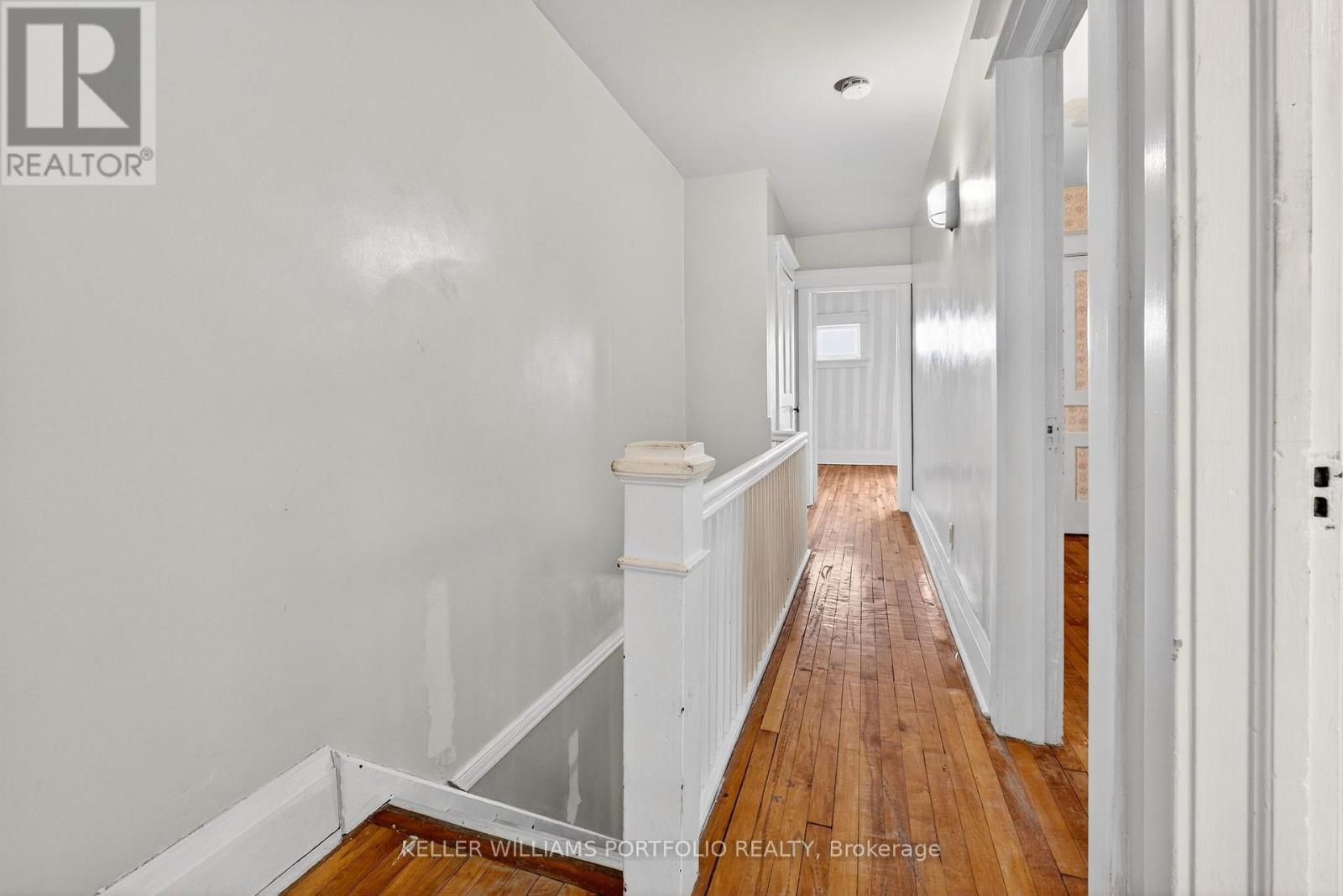 31 Mcroberts Avenue, Toronto, Ontario  M6E 4P3 - Photo 14 - W12966498