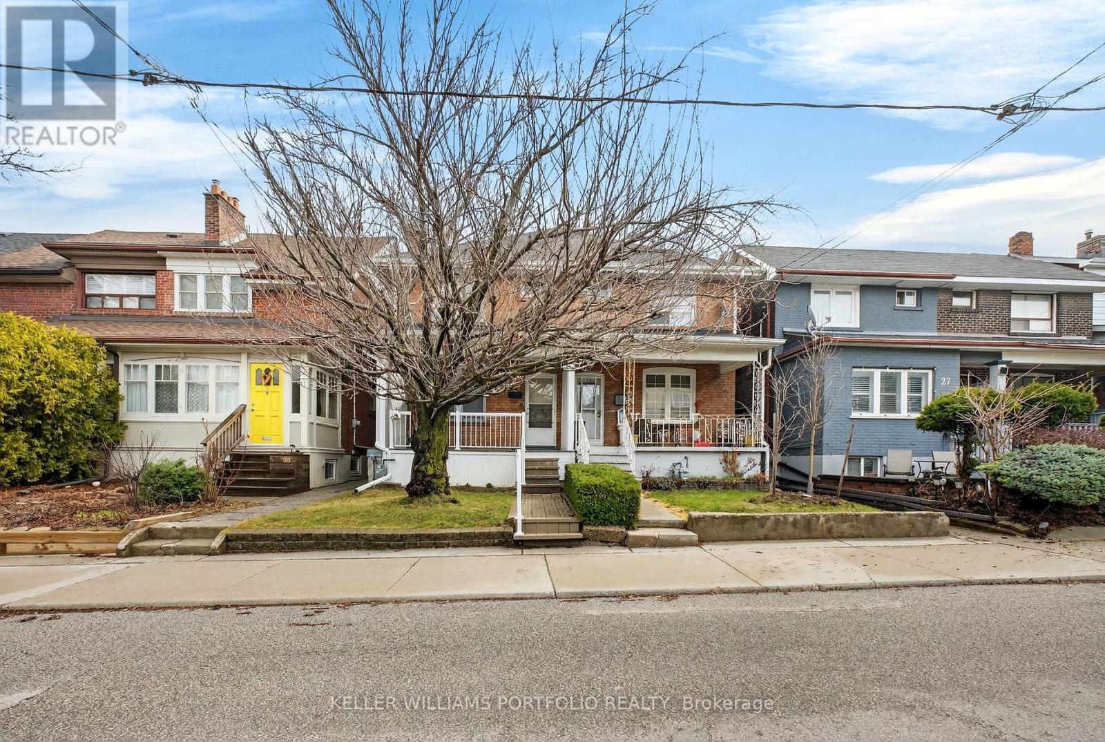 31 Mcroberts Avenue, Toronto, Ontario  M6E 4P3 - Photo 2 - W12966498