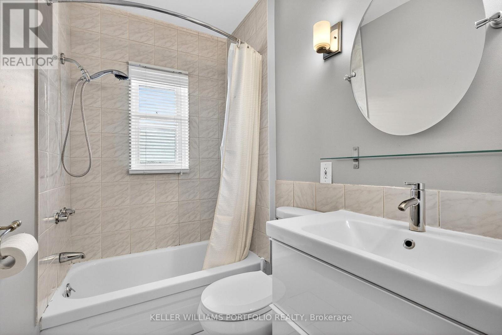 31 Mcroberts Avenue, Toronto, Ontario  M6E 4P3 - Photo 22 - W12966498