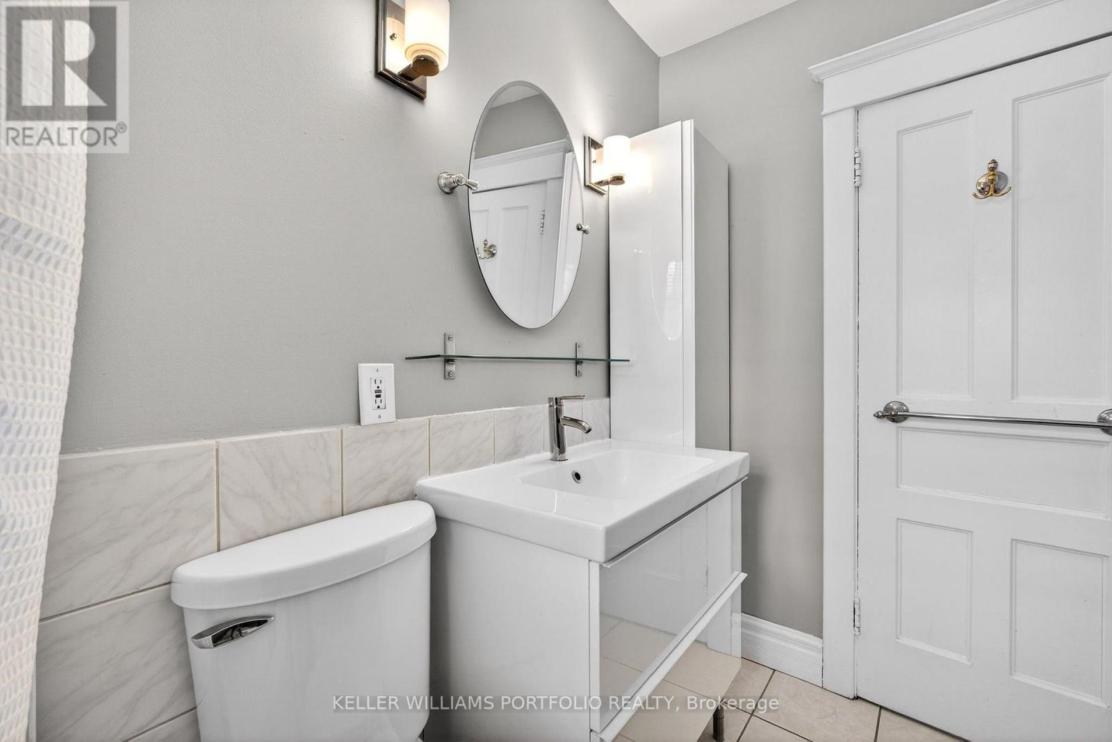 31 Mcroberts Avenue, Toronto, Ontario  M6E 4P3 - Photo 23 - W12966498