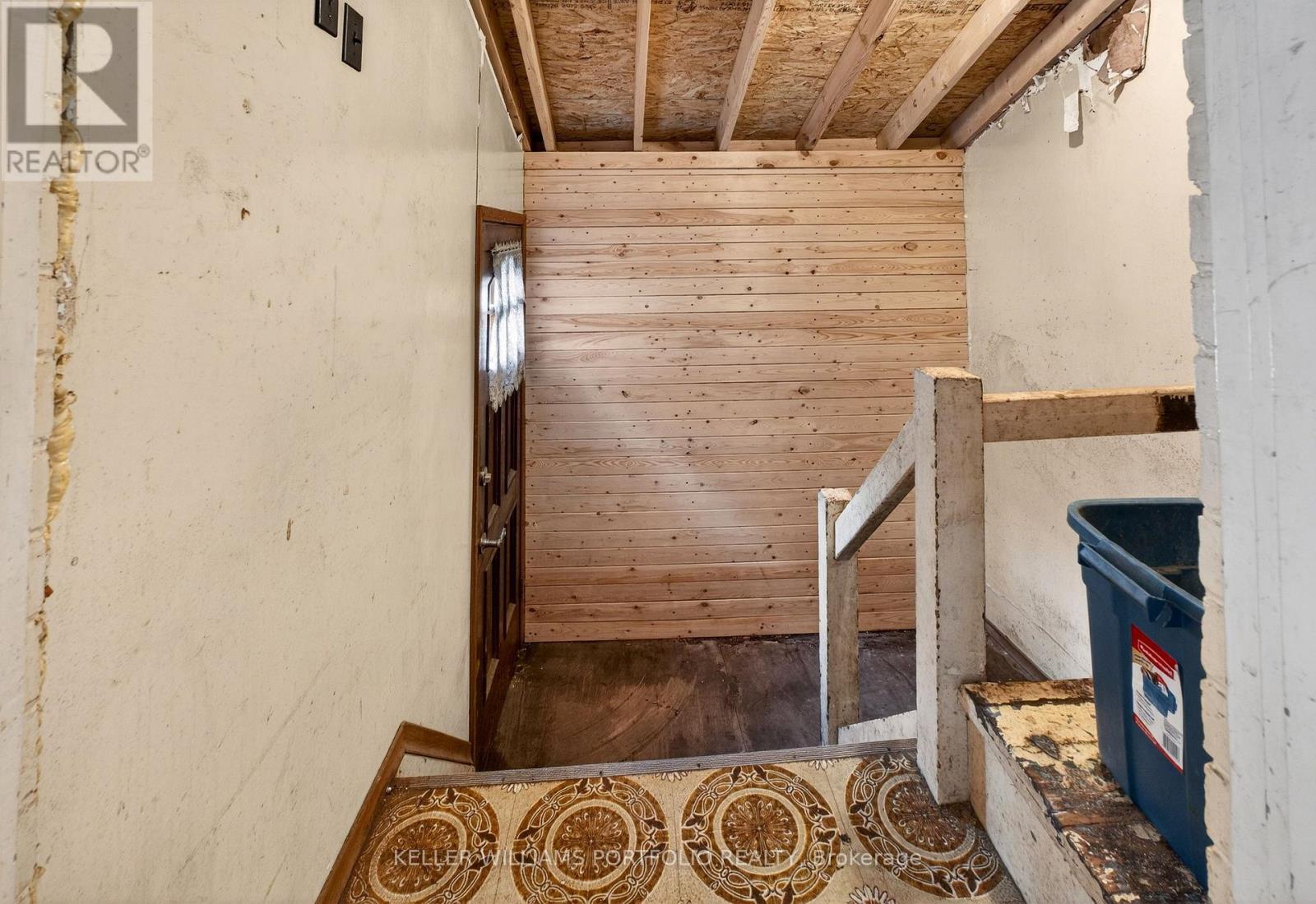 31 Mcroberts Avenue, Toronto, Ontario  M6E 4P3 - Photo 29 - W12966498