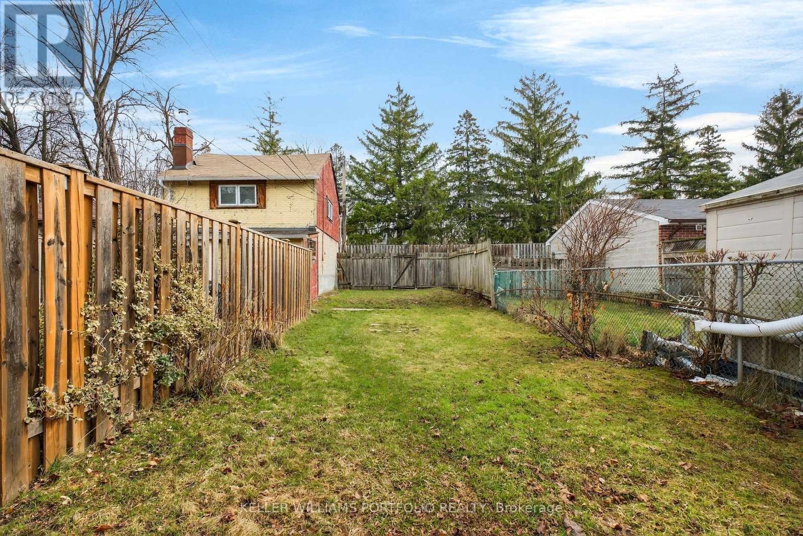 31 Mcroberts Avenue, Toronto, Ontario  M6E 4P3 - Photo 31 - W12966498