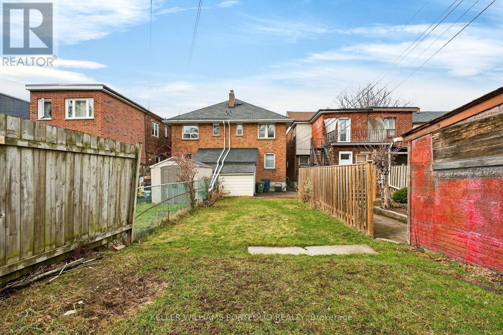 31 Mcroberts Avenue, Toronto, Ontario  M6E 4P3 - Photo 32 - W12966498