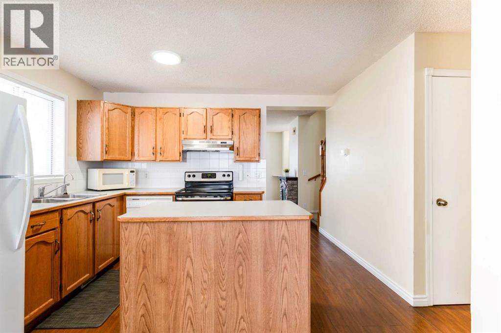 31 Coventry Lane NE, Calgary, Alberta  T3K 4G4 - Photo 10 - A2299352