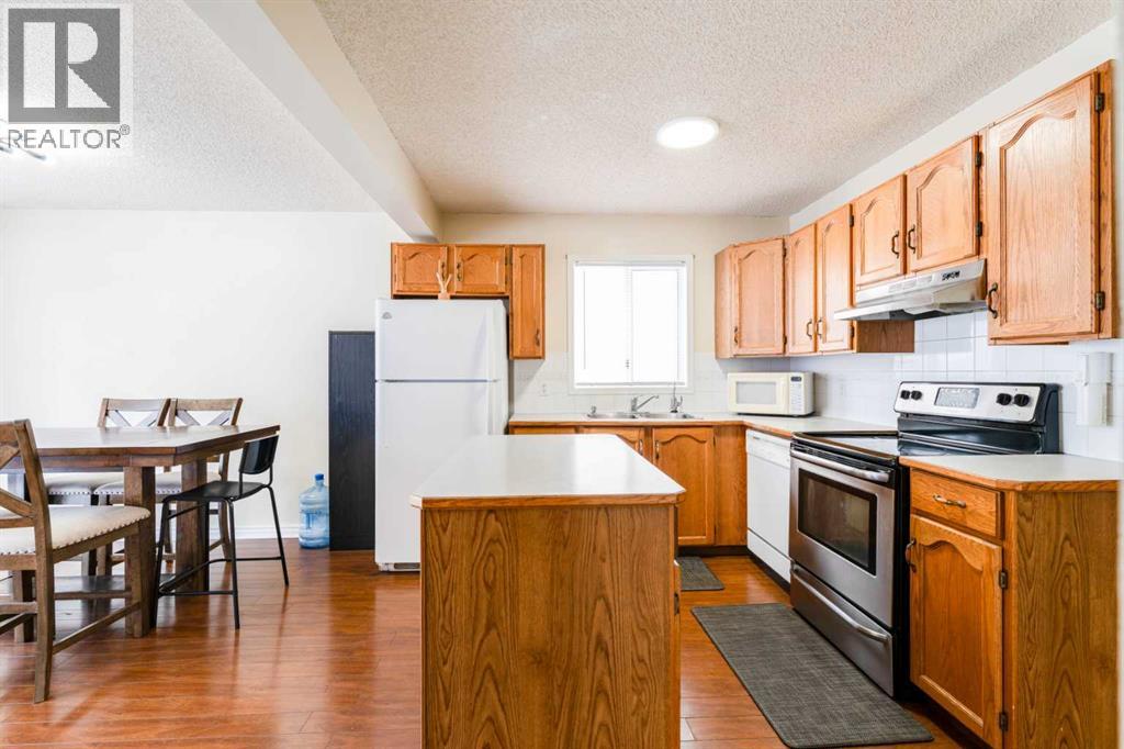 31 Coventry Lane NE, Calgary, Alberta  T3K 4G4 - Photo 11 - A2299352