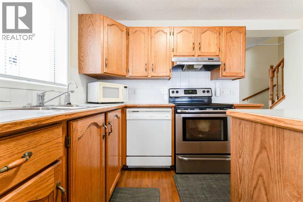 31 Coventry Lane NE, Calgary, Alberta  T3K 4G4 - Photo 13 - A2299352