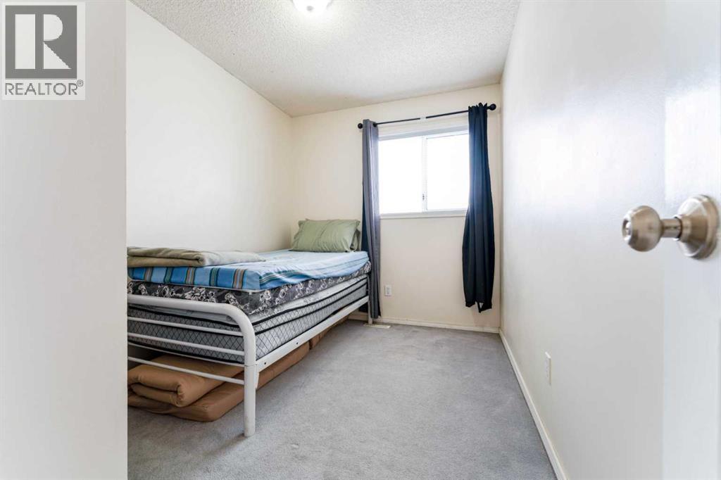 31 Coventry Lane NE, Calgary, Alberta  T3K 4G4 - Photo 17 - A2299352