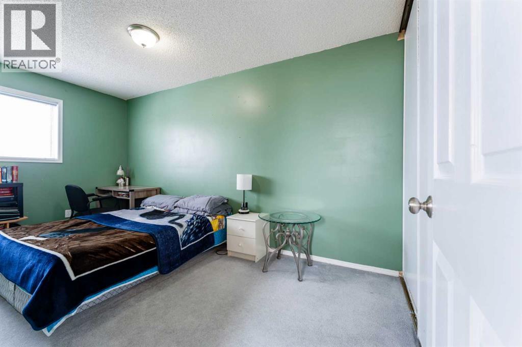 31 Coventry Lane NE, Calgary, Alberta  T3K 4G4 - Photo 19 - A2299352