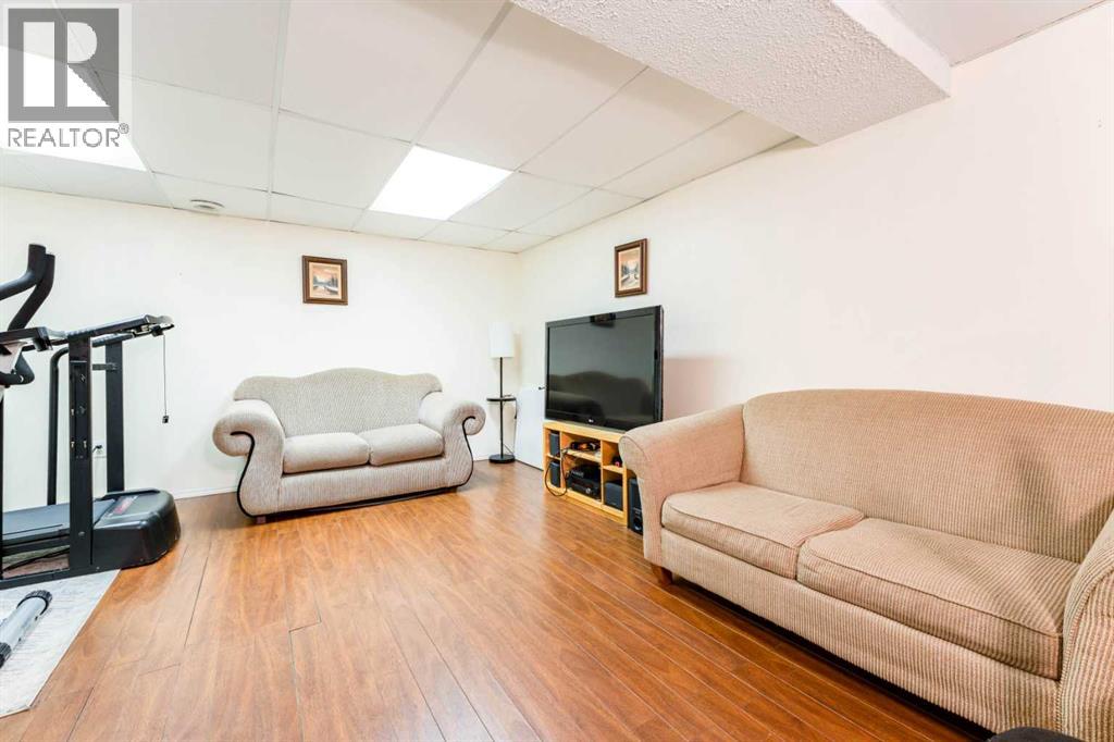 31 Coventry Lane NE, Calgary, Alberta  T3K 4G4 - Photo 29 - A2299352