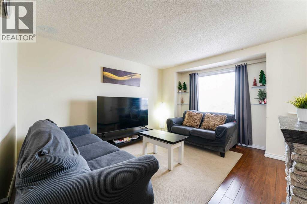 31 Coventry Lane NE, Calgary, Alberta  T3K 4G4 - Photo 3 - A2299352