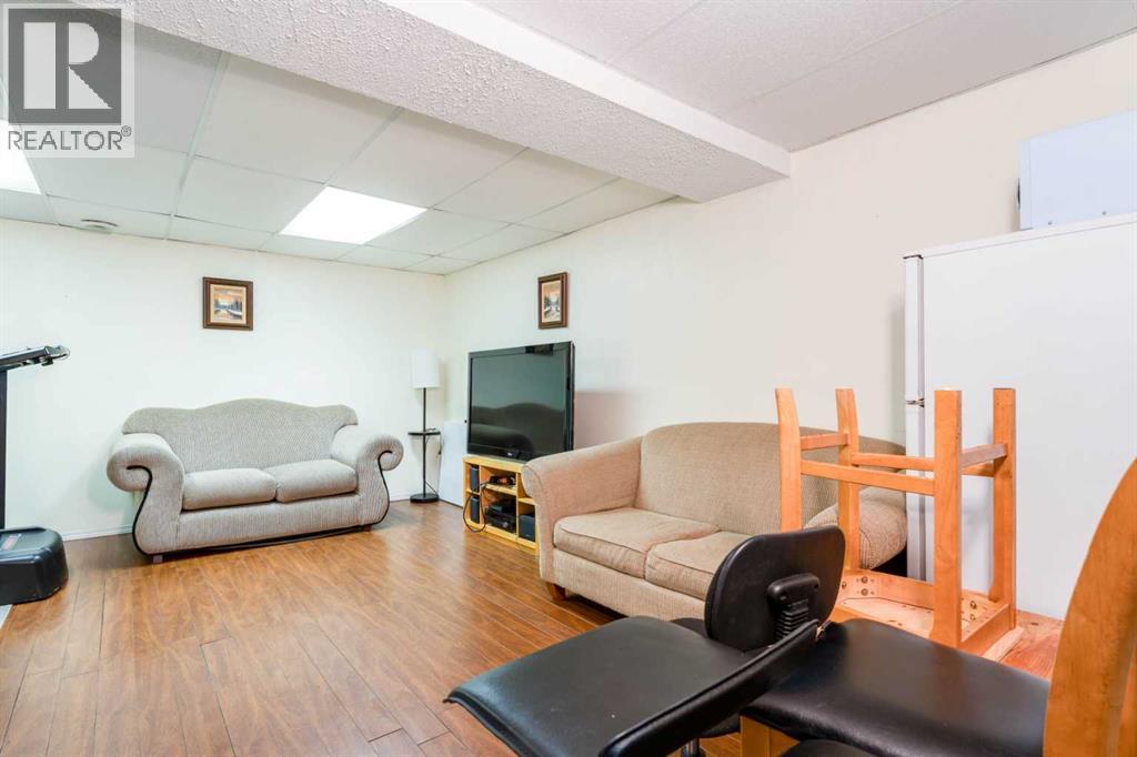 31 Coventry Lane NE, Calgary, Alberta  T3K 4G4 - Photo 35 - A2299352