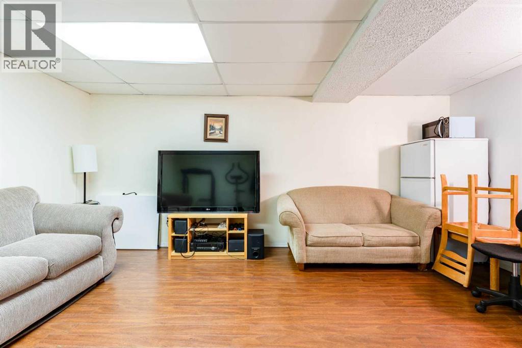 31 Coventry Lane NE, Calgary, Alberta  T3K 4G4 - Photo 36 - A2299352