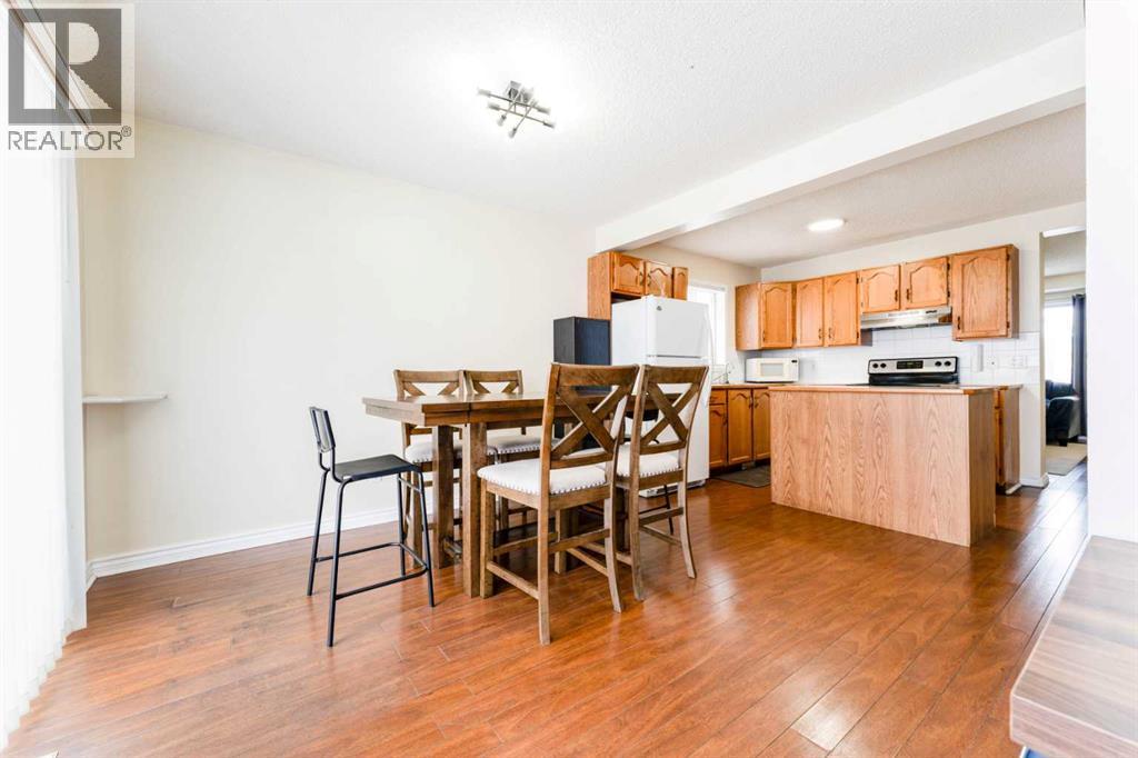 31 Coventry Lane NE, Calgary, Alberta  T3K 4G4 - Photo 7 - A2299352