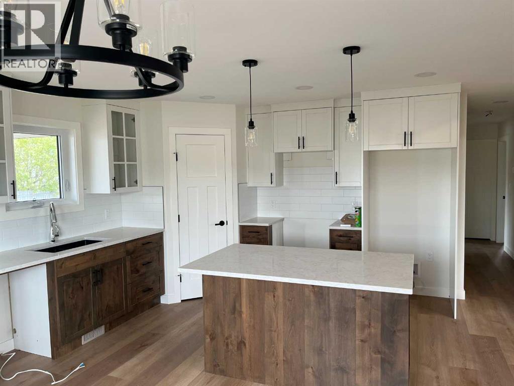 3 Greenview Crescent, Foremost, Alberta  T0K 0X0 - Photo 2 - A2295426