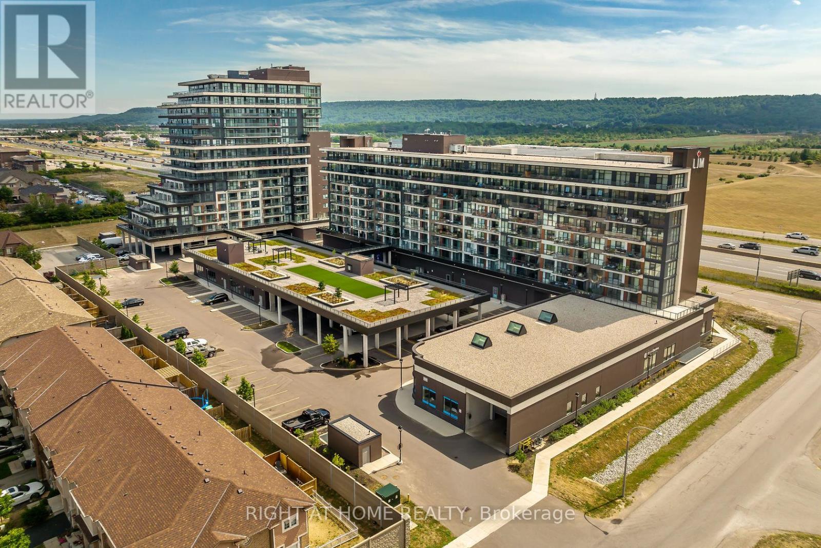 714 - 550 NORTH SERVICE ROAD, Grimsby, Ontario