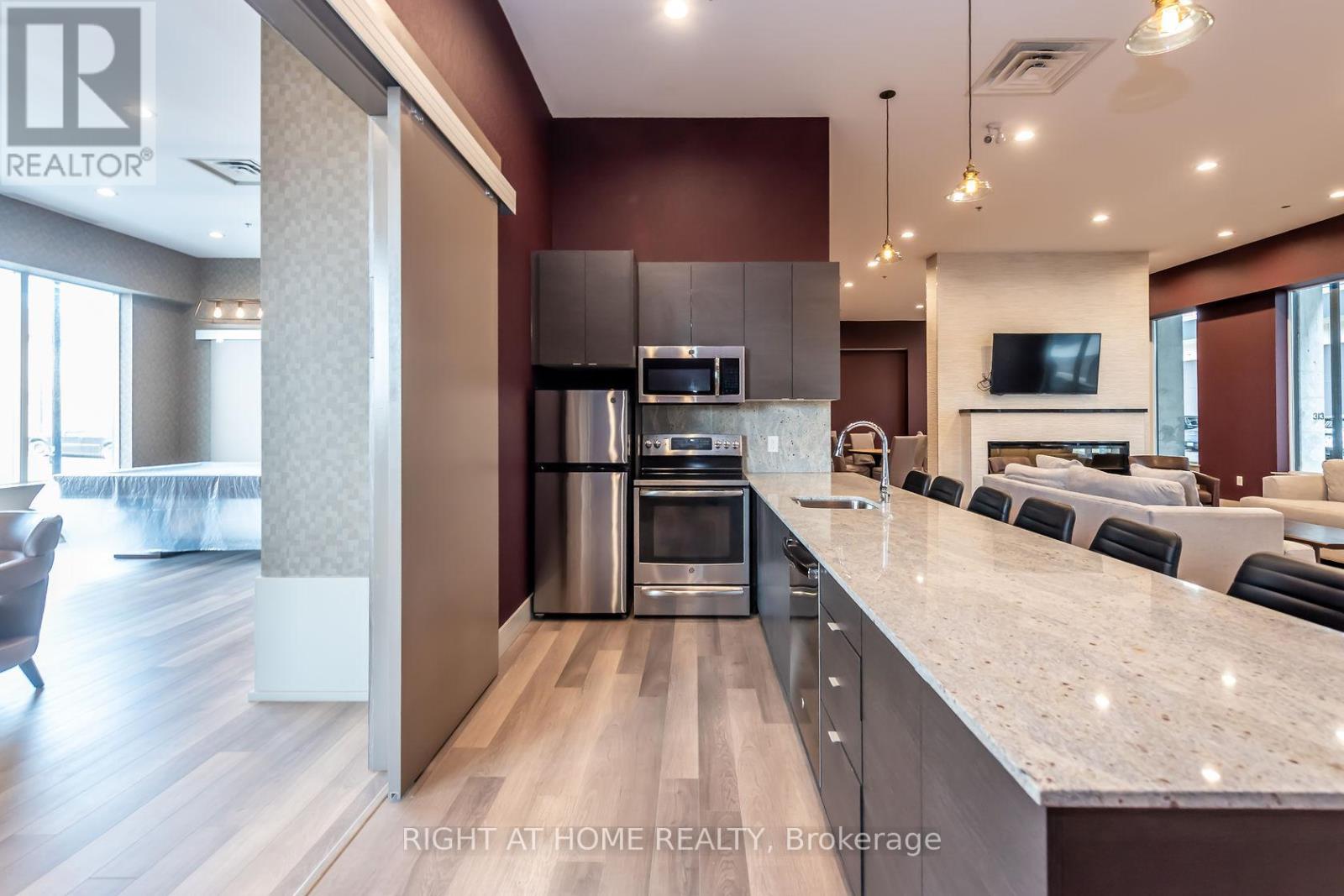 714 - 550 North Service Road, Grimsby, Ontario  L3M 4E8 - Photo 17 - X12966204