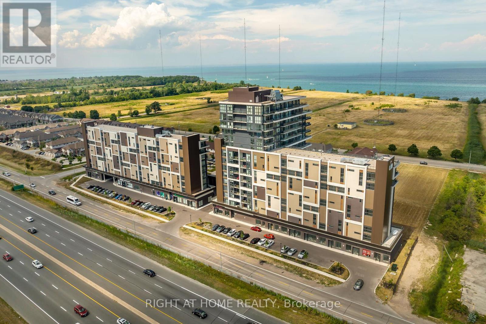 714 - 550 North Service Road, Grimsby, Ontario  L3M 4E8 - Photo 2 - X12966204