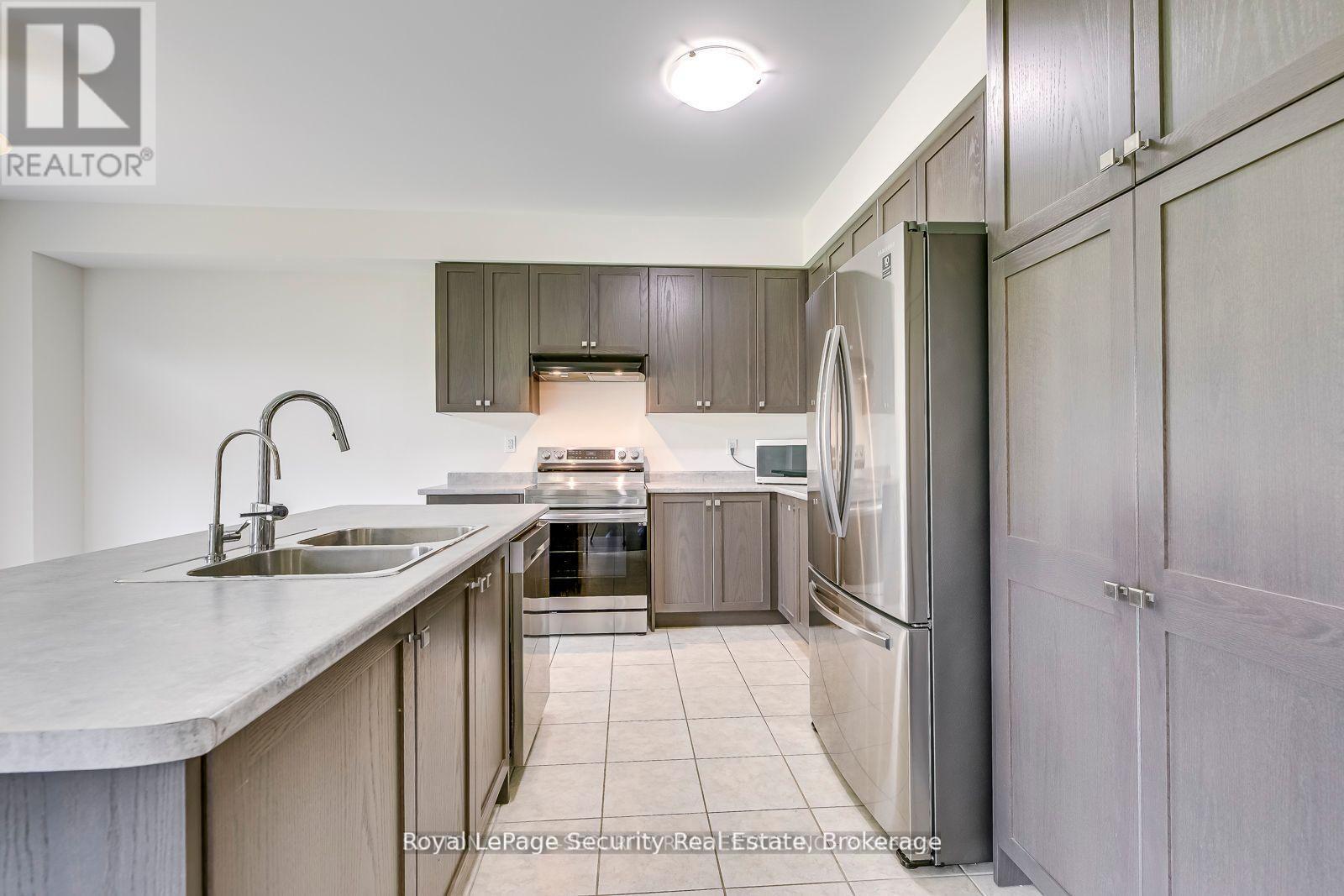 30 Witteveen Drive, Brantford, Ontario  N3T 0S3 - Photo 15 - X12966332