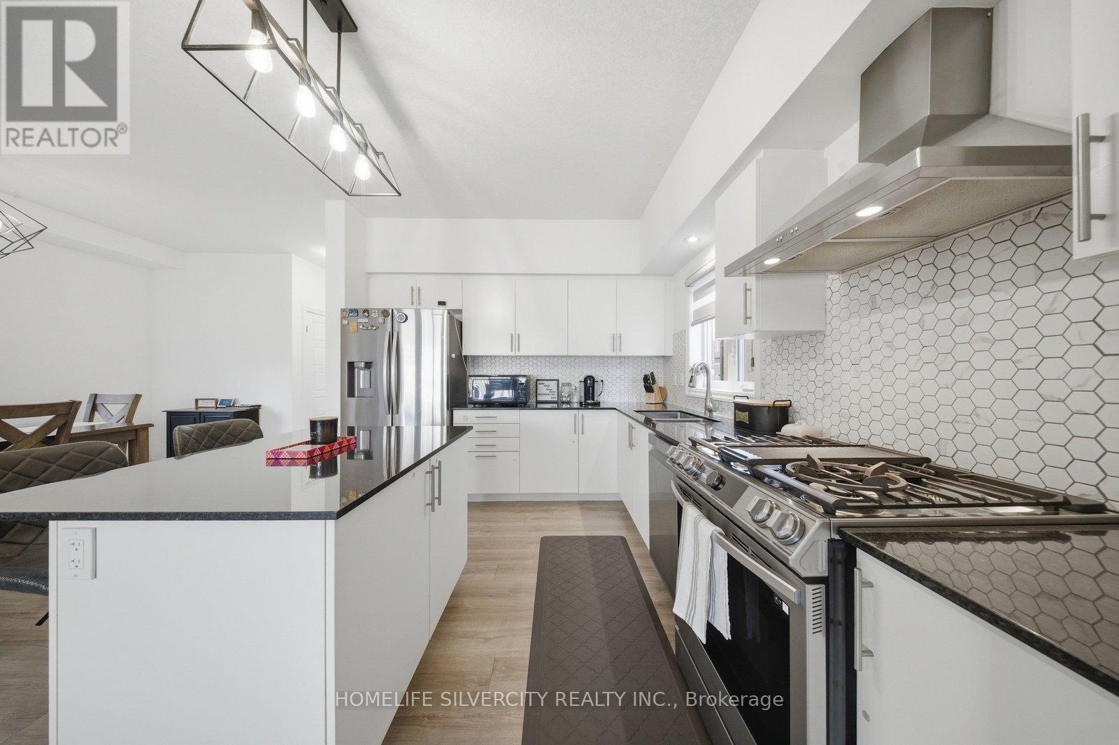 17 Oldham Avenue, Brant, Ontario  N3L 0G7 - Photo 11 - X12966350