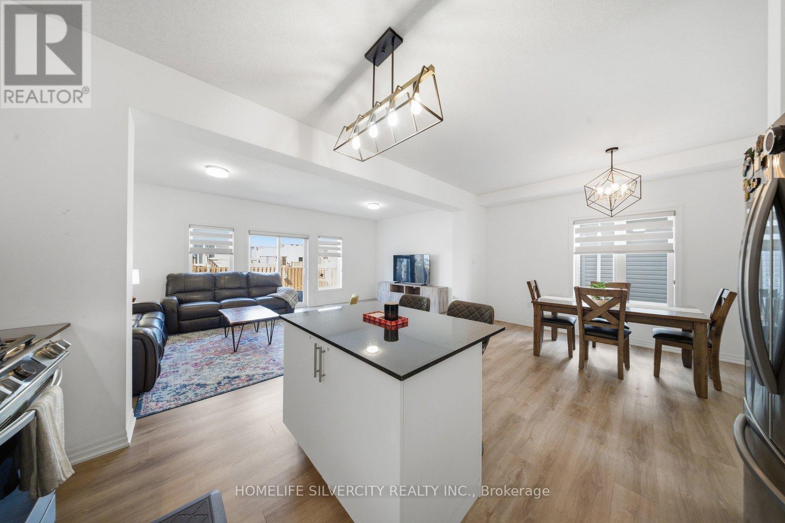 17 Oldham Avenue, Brant, Ontario  N3L 0G7 - Photo 12 - X12966350