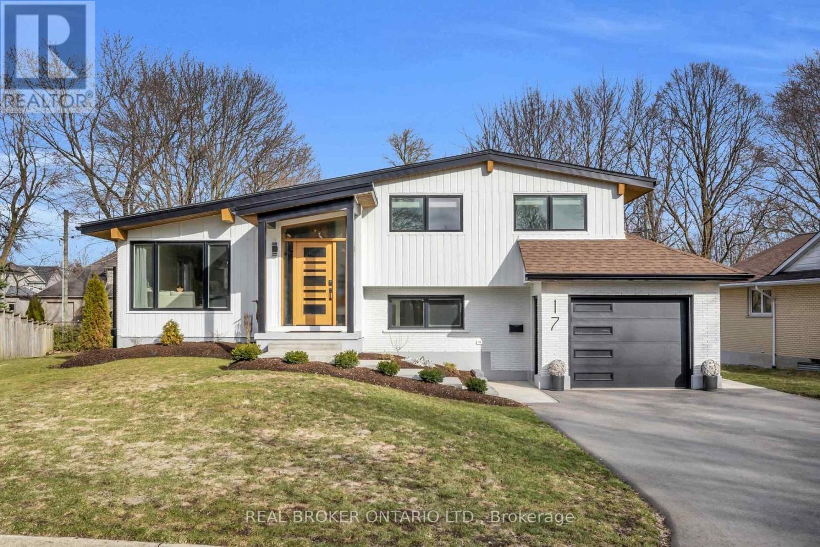 17 BLUEBIRD PLACE, Woolwich, Ontario