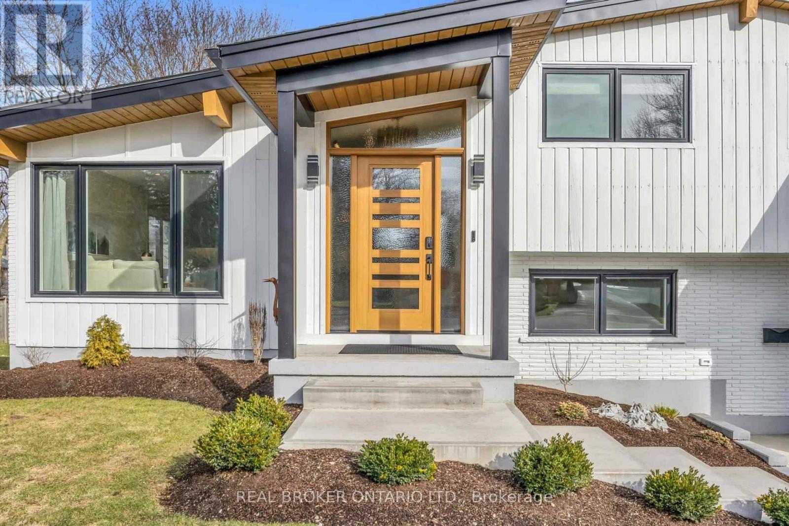 17 Bluebird Place, Woolwich, Ontario  N3B 1W7 - Photo 8 - X12966354