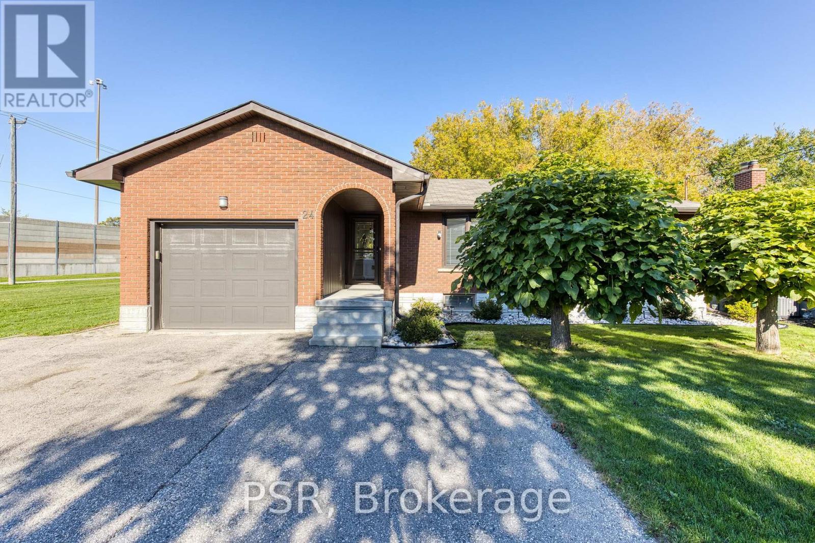 24 BURBANK ROAD, Kitchener, Ontario