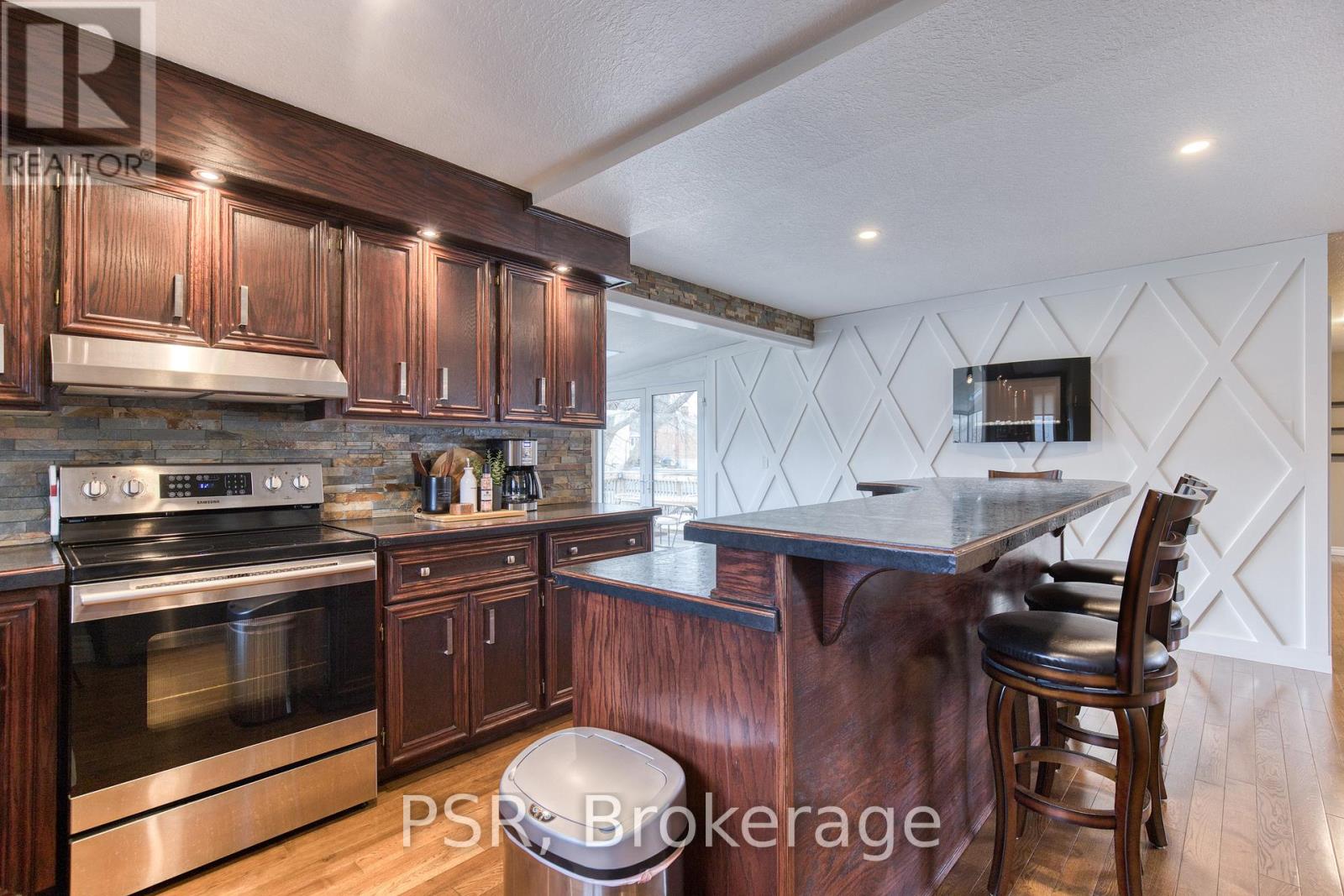 24 Burbank Road, Kitchener, Ontario  N2B 1E1 - Photo 17 - X12966406