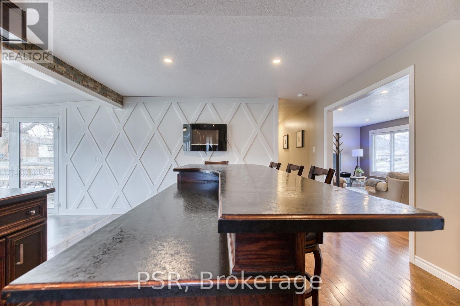 24 Burbank Road, Kitchener, Ontario  N2B 1E1 - Photo 18 - X12966406