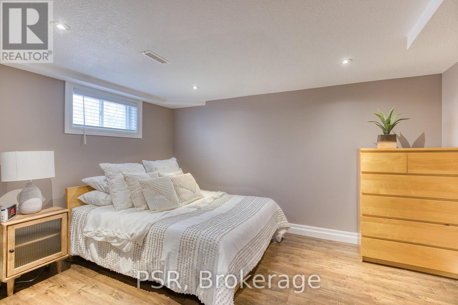 24 Burbank Road, Kitchener, Ontario  N2B 1E1 - Photo 38 - X12966406