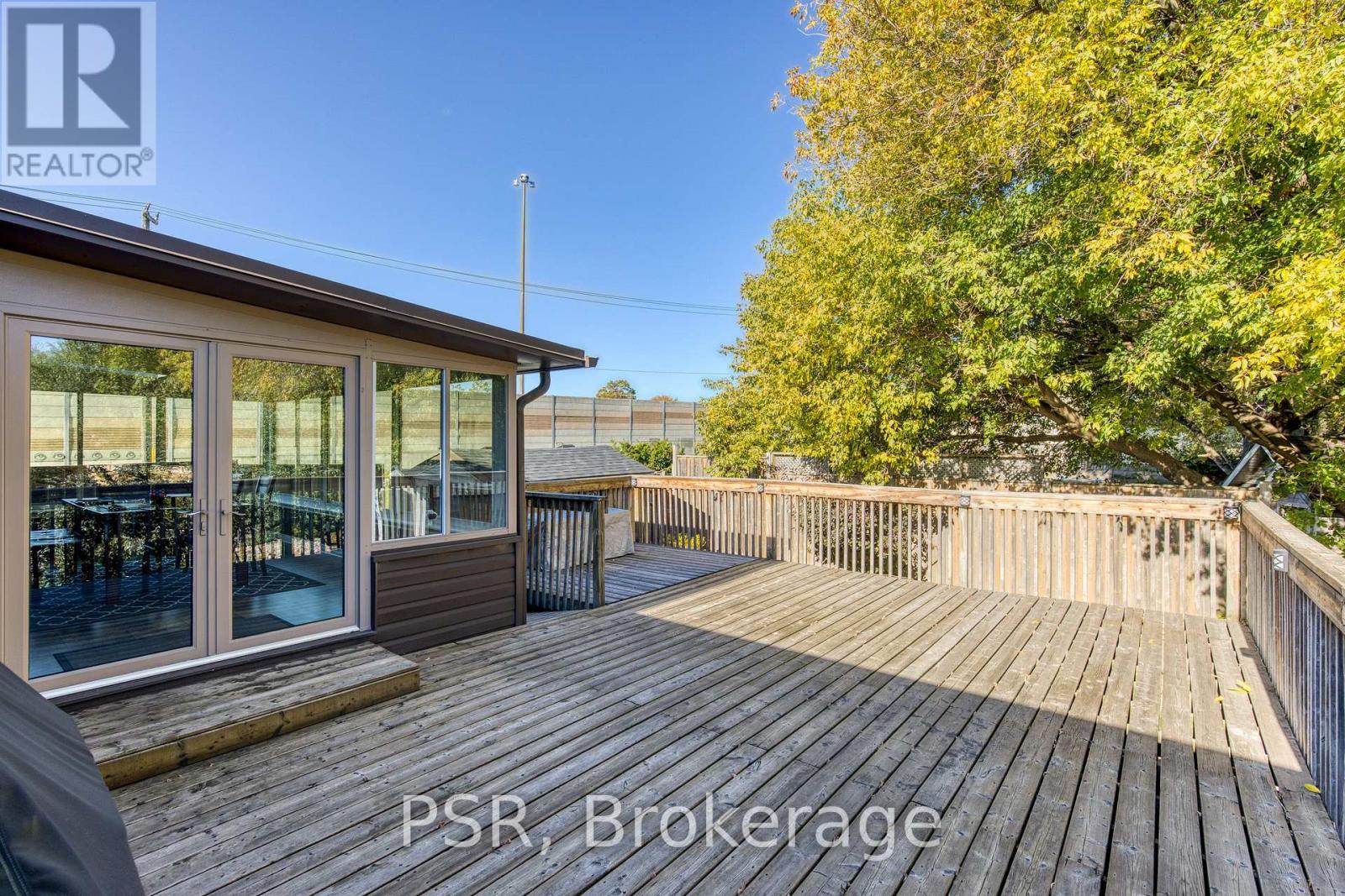 24 Burbank Road, Kitchener, Ontario  N2B 1E1 - Photo 6 - X12966406