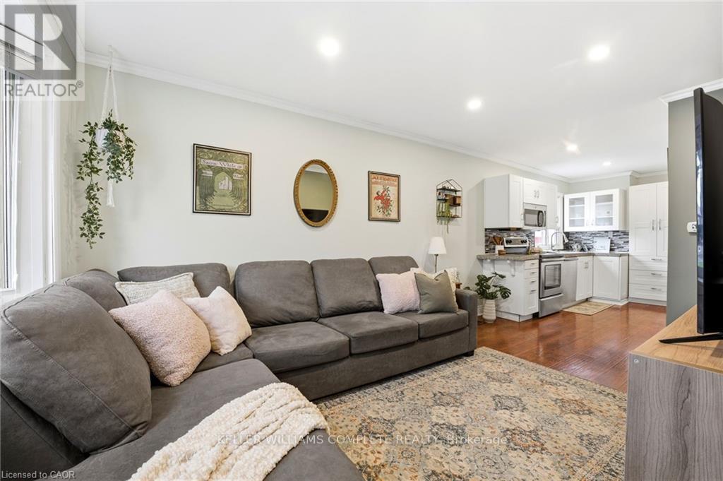 547 Cochrane Road, Hamilton, Ontario  L8K 3H4 - Photo 4 - X12966460