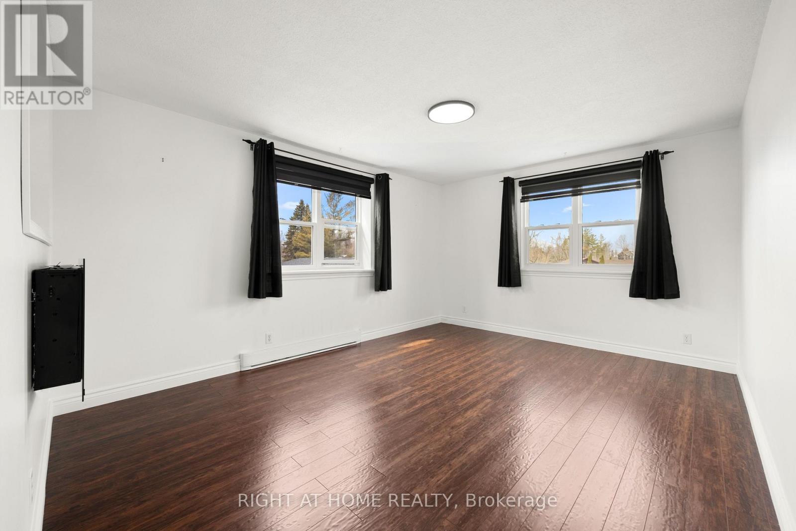 12 Maple Grove Road, Kawartha Lakes, Ontario  K9V 4R6 - Photo 7 - X12966488