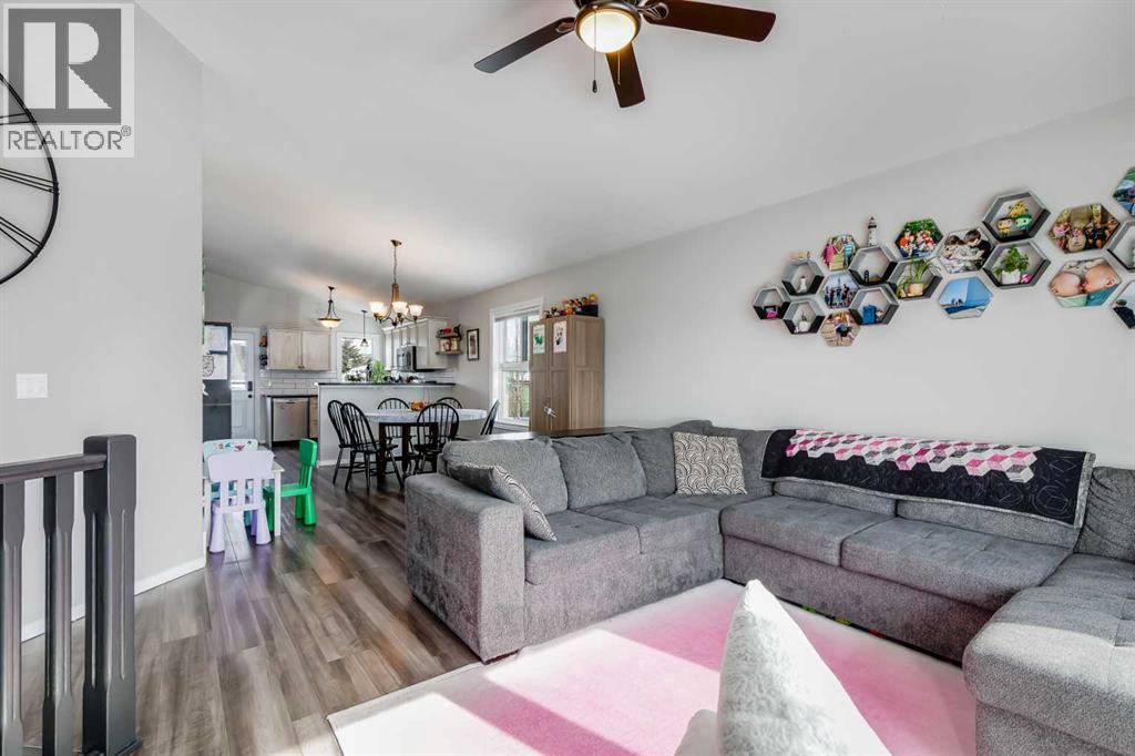 48 Hawthorn Way NE, Olds, Alberta  T4H 1X7 - Photo 7 - A2291739