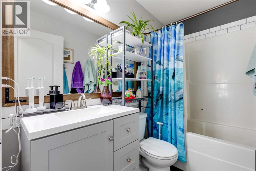 48 Hawthorn Way NE, Olds, Alberta  T4H 1X7 - Photo 12 - A2291739