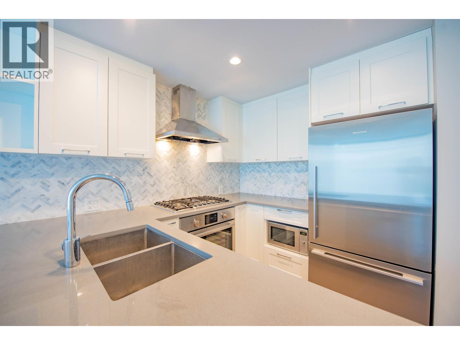 1203 520 Como Lake Avenue, Coquitlam, British Columbia  V3J 0E8 - Photo 3 - R3085412