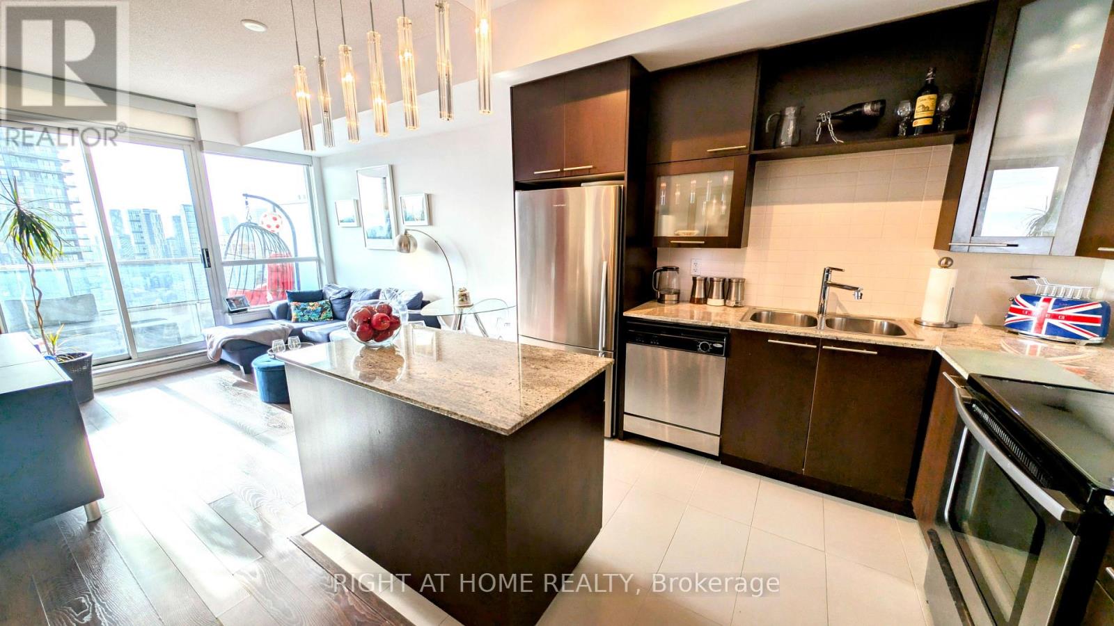 2604 - 500 Sherbourne Street, Toronto, Ontario  M4X 1L1 - Photo 14 - C12903852