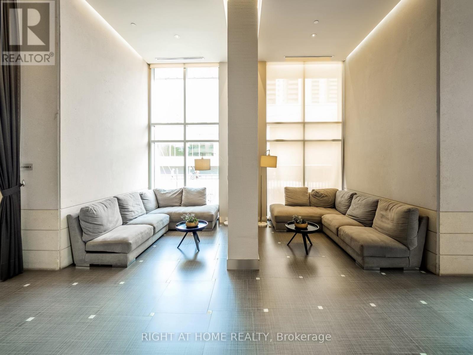 2604 - 500 Sherbourne Street, Toronto, Ontario  M4X 1L1 - Photo 8 - C12903852