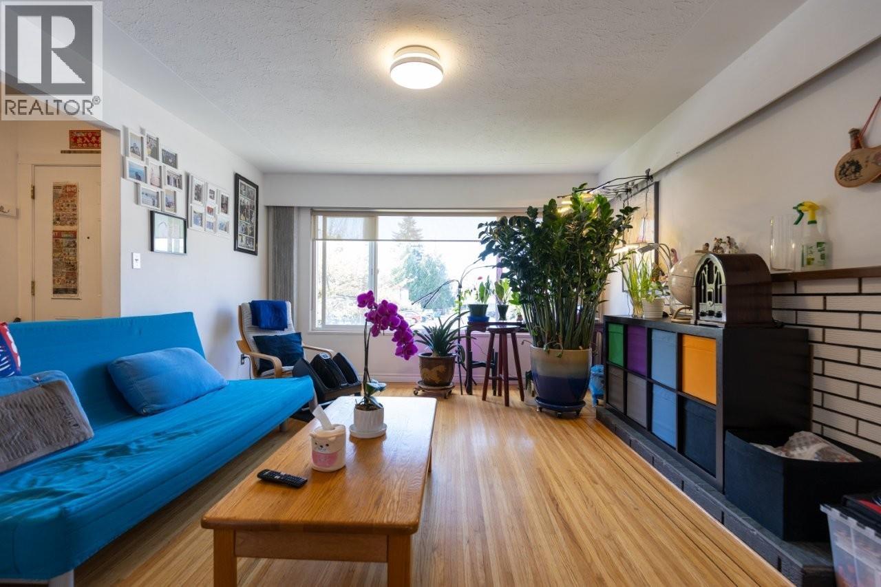 7250-52 Nelson Avenue, Burnaby, British Columbia  V5J 4C3 - Photo 13 - R3107491