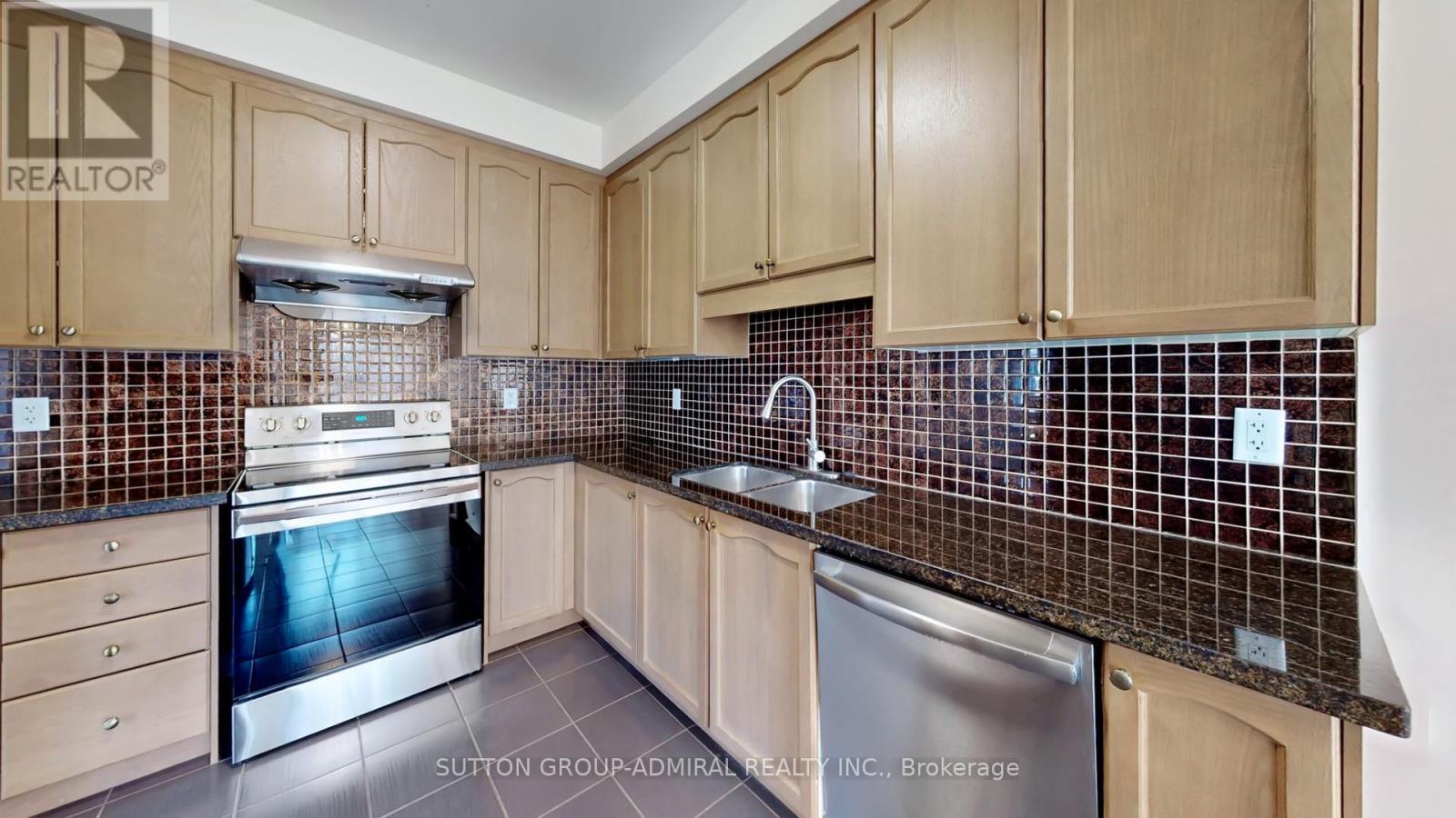 75 Lauderdale Drive, Vaughan, Ontario  L6A 4G7 - Photo 16 - N12964386