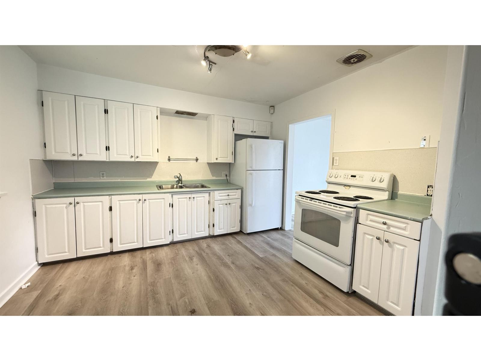 9716 Williams Street, Chilliwack Proper East, Chilliwack, British Columbia V2P 5G7 - Photo 3 - R3107528