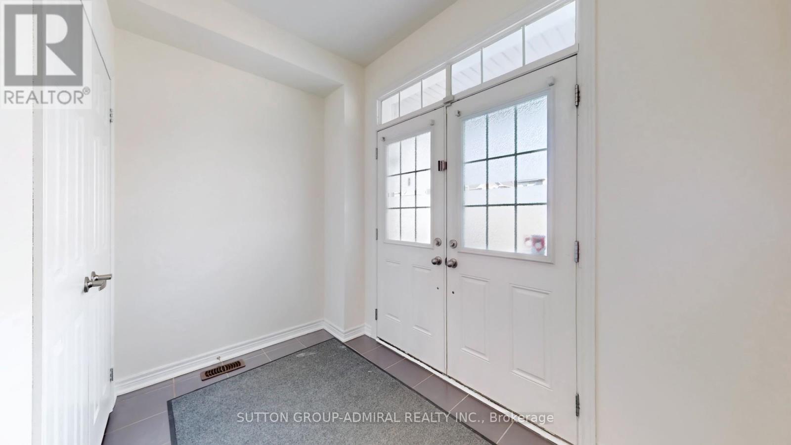 75 Lauderdale Drive, Vaughan, Ontario  L6A 4G7 - Photo 3 - N12964386