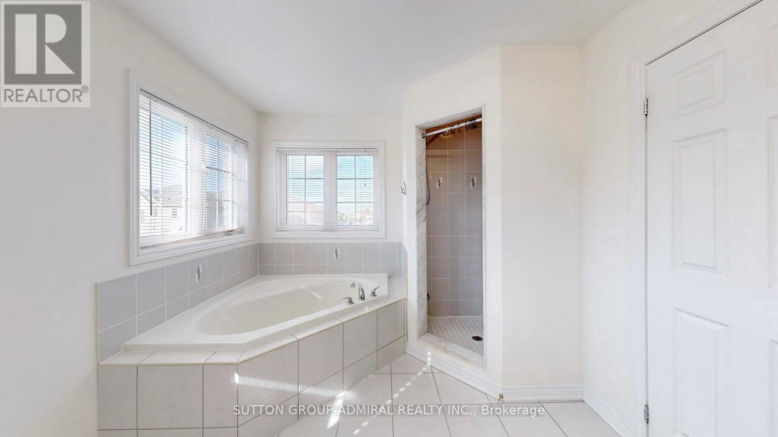 75 Lauderdale Drive, Vaughan, Ontario  L6A 4G7 - Photo 30 - N12964386