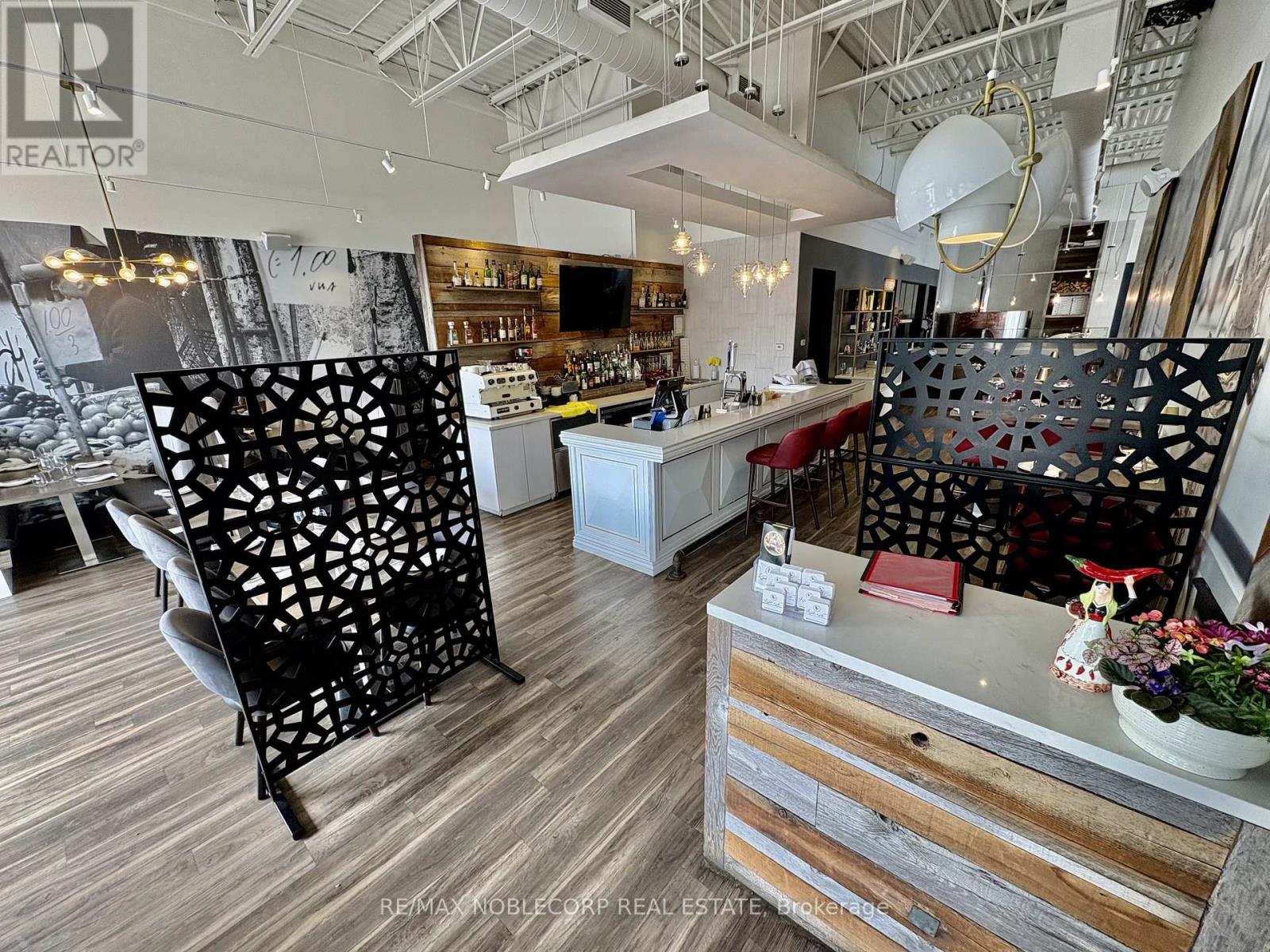 444 Holland Street W, Bradford West Gwillimbury, Ontario  L3Z 0G1 - Photo 5 - N12914854