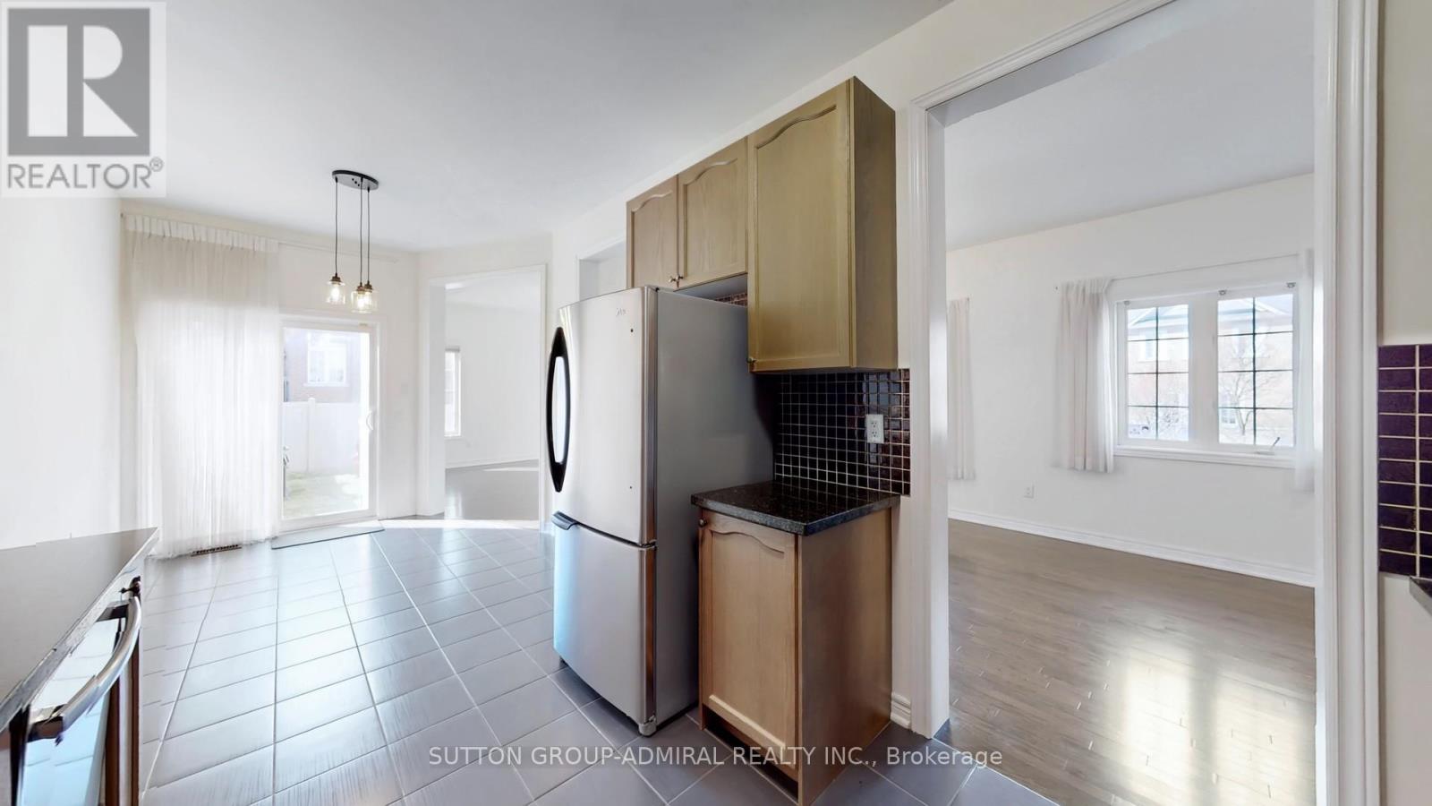 75 Lauderdale Drive, Vaughan, Ontario  L6A 4G7 - Photo 19 - N12964386