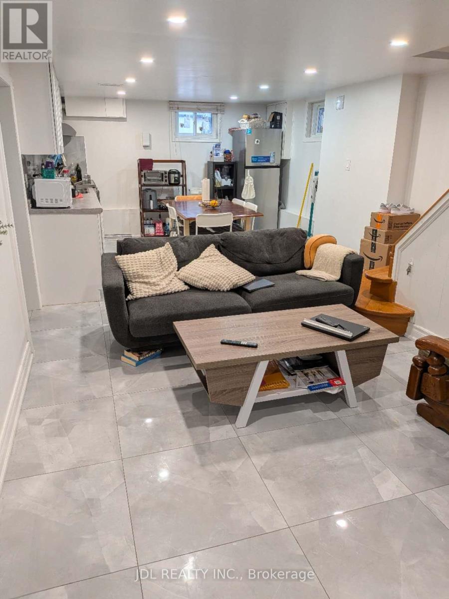 Basement - 345 Centre Street, Richmond Hill, Ontario  L4C 1B3 - Photo 2 - N12959866