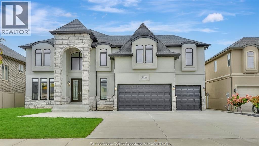 3934 LASALLE WOODS BOULEVARD, LaSalle, Ontario
