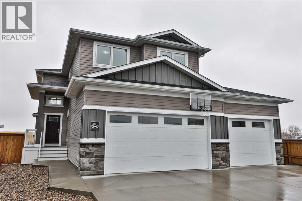 261 Agnes Short Place N, Lethbridge, Alberta