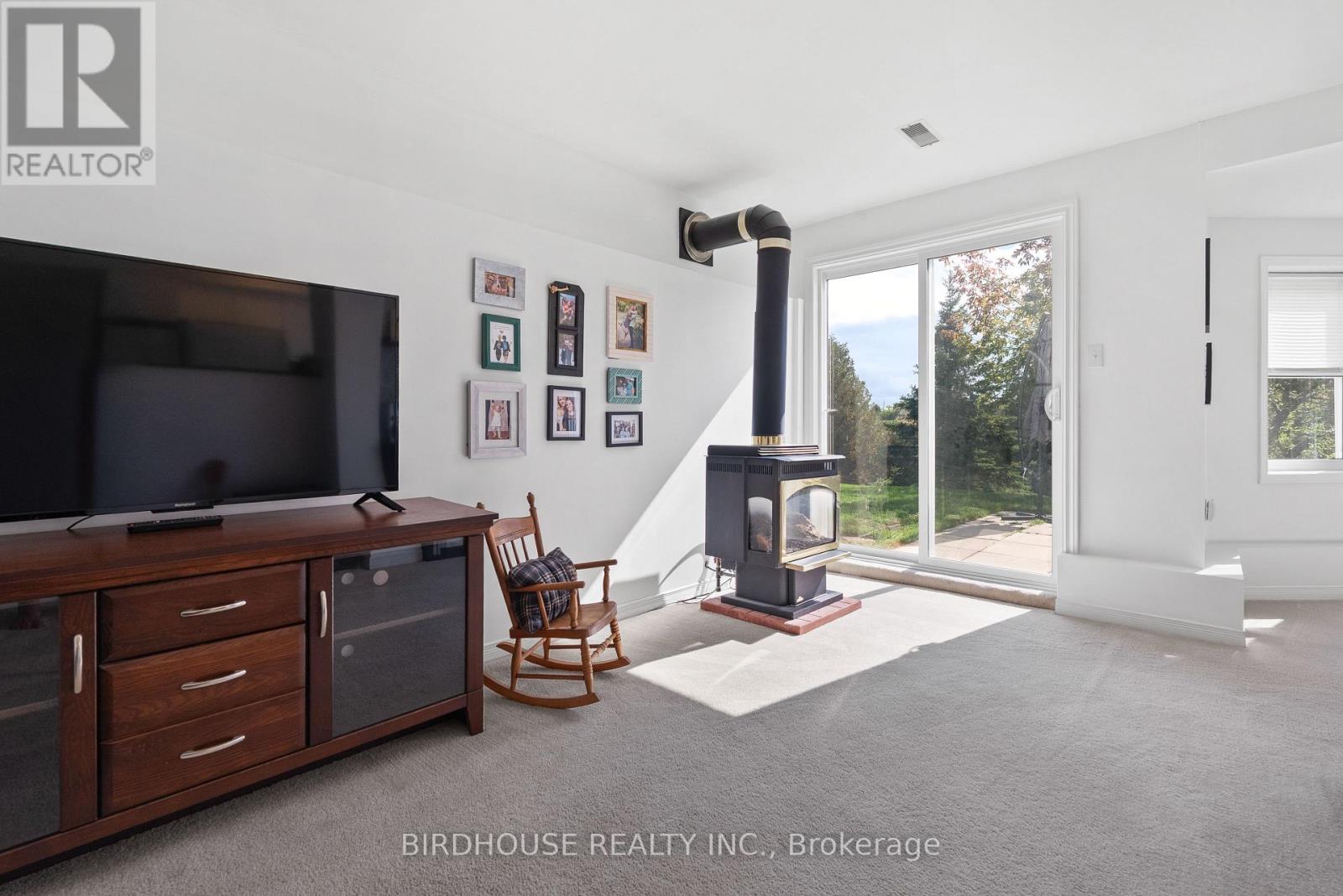 56 Champlain Boulevard, Kawartha Lakes, Ontario  K9V 4R1 - Photo 28 - X12966552